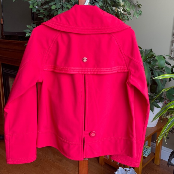 Lululemon Coco Softshell jacket, size 8 - Picture 3 of 4